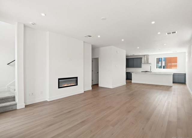 Property at 4 Ascent Trl, Englewood, CO 80112, 4 beds, 3 baths