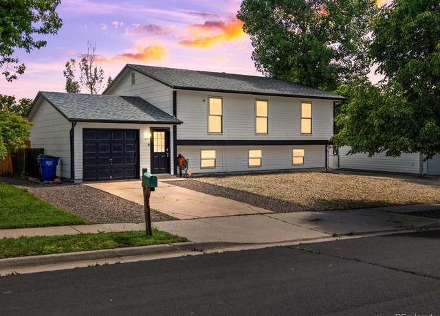 Property at 1642 S Salida Way, Aurora, CO 80017, 5 beds, 2 baths