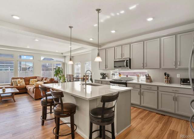 Property at 4478 Riviera Ct, Aurora, CO 80019, 4 beds, 3 baths