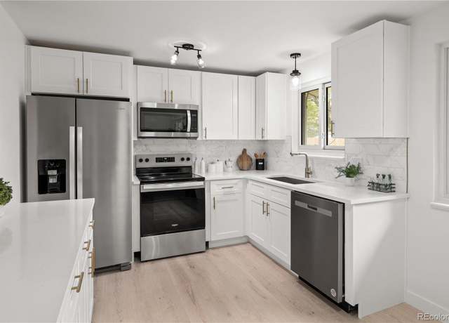 Property at 5329 Flower Cir, Arvada, CO 80002, 3 beds, 2 baths