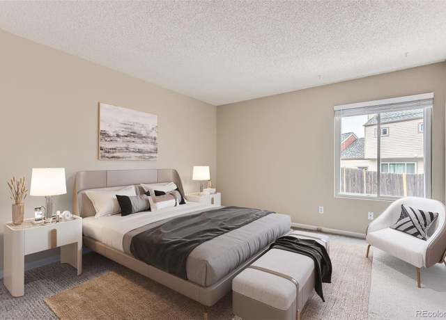 Property at 19481 E Milan Cir, Aurora, CO 80013, 3 beds, 2 baths