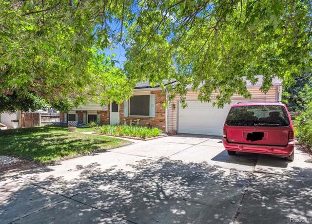 Property at 2516 S Cimarron St, Aurora, CO 80014, 3 beds, 2 baths