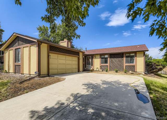 Property at 2719 S Rifle St, Aurora, CO 80013, 3 beds, 2 baths