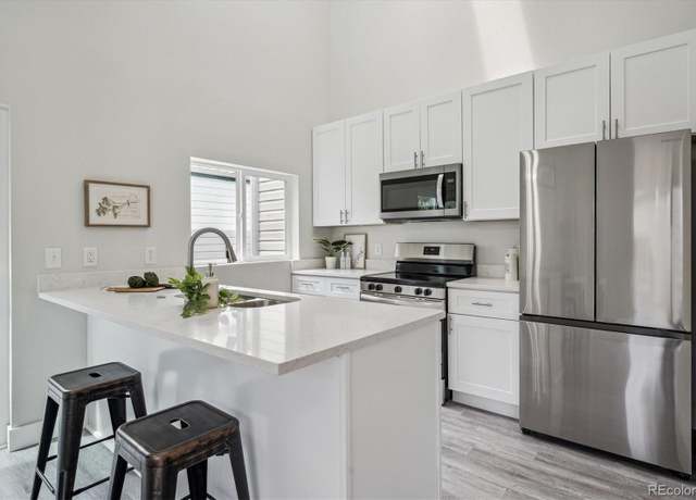 Property at 17634 E Ohio Cir, Aurora, CO 80017, 4 beds, 2 baths