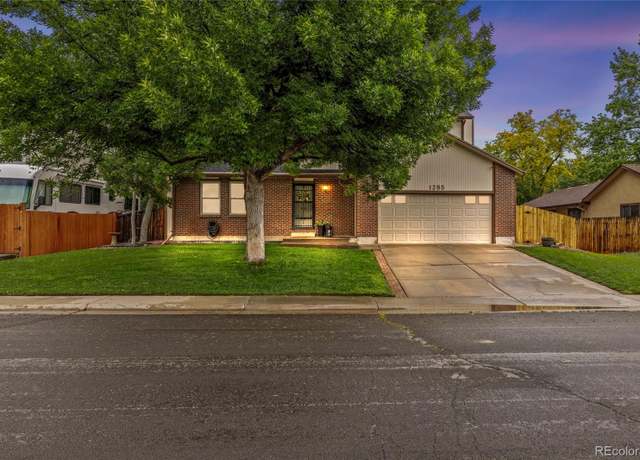 Property at 1285 Aberdeen Dr, Broomfield, CO 80020, 5 beds, 4 baths