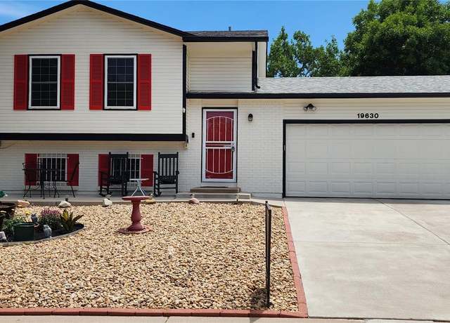 Property at 19630 E Purdue Pl, Aurora, CO 80013, 3 beds, 2 baths