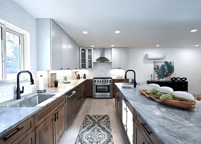 Property at 824 W Geddes Cir, Littleton, CO 80120, 3 beds, 4 baths