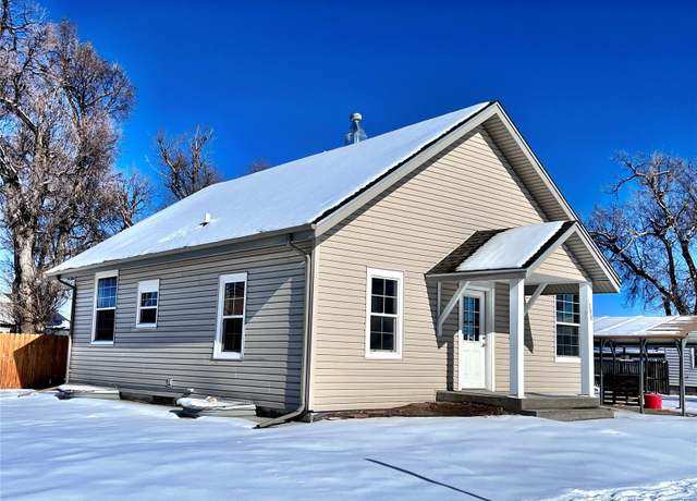 Property at 1098 8th St, Limon, CO 80828, 4 beds, 2 baths