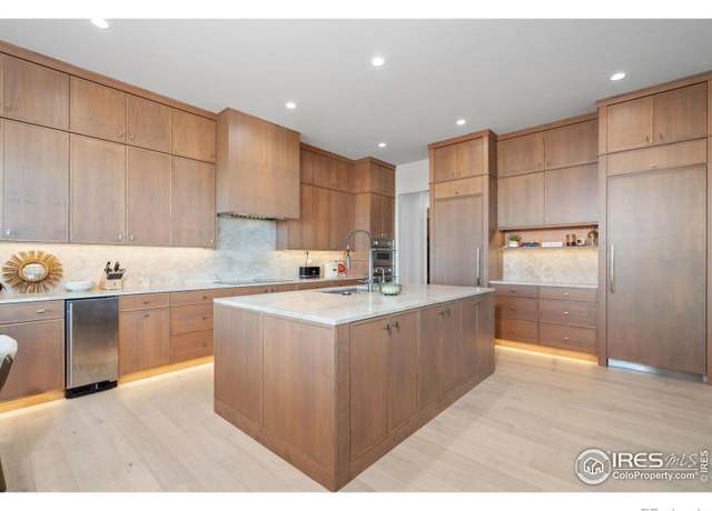 Property at 1722 Fire Glow Dr, Windsor, CO 80550, 4 beds, 5 baths