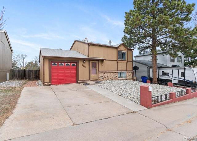 Property at 3977 S Pitkin Way, Aurora, CO 80013, 3 beds, 2 baths