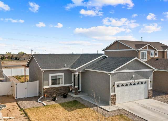 Property at 5212 Crested Hl, Pueblo, CO 81008, 4 beds, 3 baths