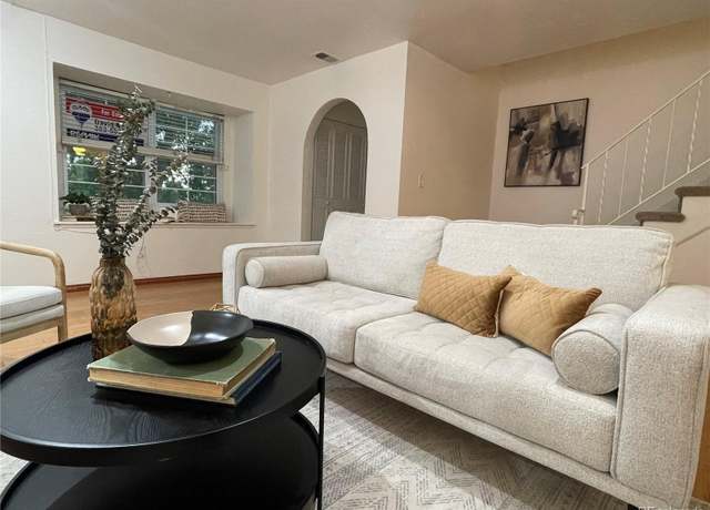 Property at 5547 S Lowell Blvd, Littleton, CO 80123, 3 beds, 3 baths