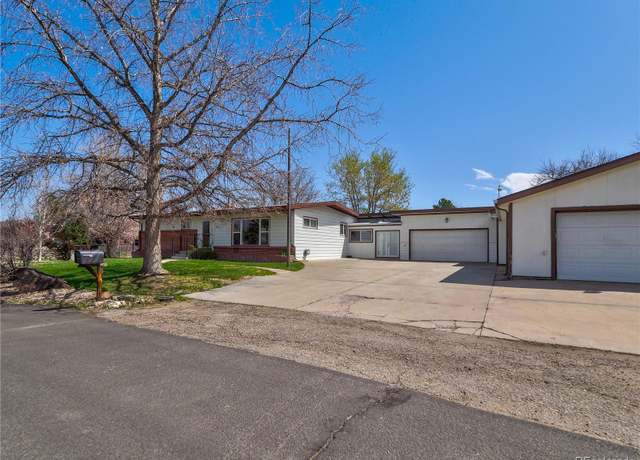 Property at 940 S Geneva St, Aurora, CO 80247, 5 beds, 2 baths