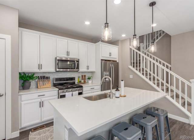 Property at 23211 E Jamison Dr, Aurora, CO 80016, 4 beds, 4 baths