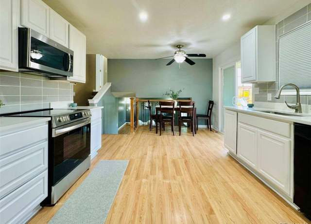 Property at 2118 S Mobile Way, Aurora, CO 80013, 4 beds, 2 baths