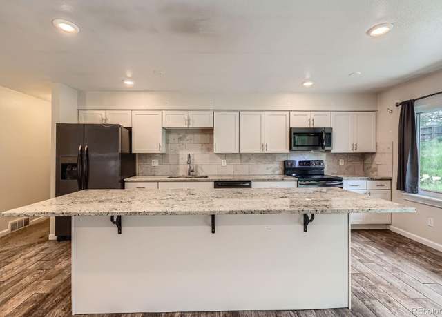 Property at 679 S Pearl St, Elizabeth, CO 80107, 3 beds, 2 baths