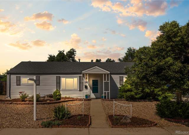 Property at 707 Uvalda St, Aurora, CO 80011, 3 beds, 2 baths