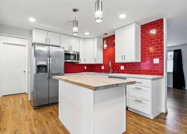 Property at 6948 W 70th Ave, Arvada, CO 80003, 3 beds, 2 baths