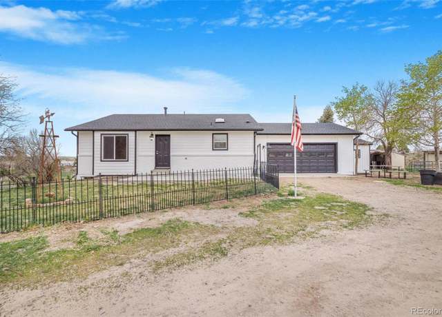 Property at 957 Odessa St, Aurora, CO 80018, 5 beds, 2 baths