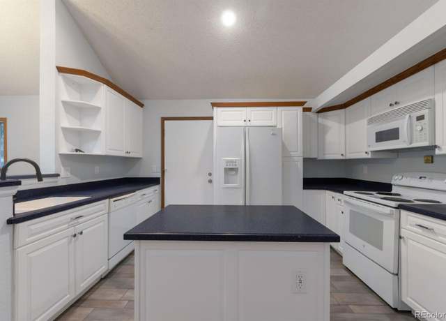 Property at 3674 S Flanders St, Aurora, CO 80013, 2 beds, 2 baths