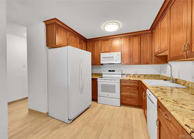 Property at 3022 S Wheeling Way #205, Aurora, CO 80014, 2 beds, 2 baths