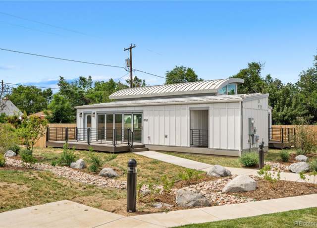 Property at 1957 Blackhawk St, Aurora, CO 80011, 2 beds, 1 bath