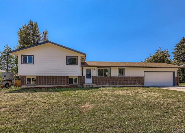 Property at 2412 W 20th St, Greeley, CO 80634, 4 beds, 3 baths