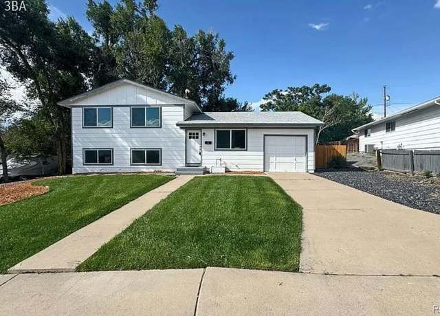 Property at 5 Tweed Ln, Pueblo, CO 81001, 5 beds, 3 baths