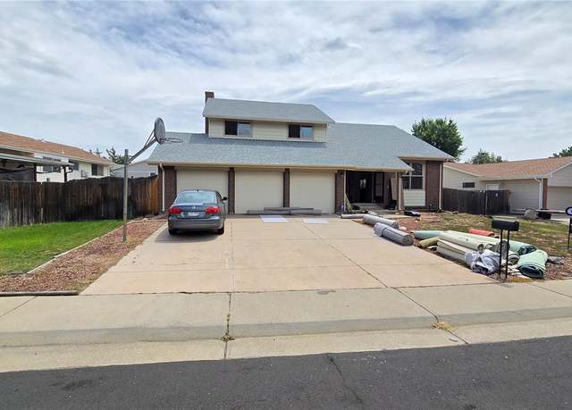 Property at 3320 S Olathe Way, Aurora, CO 80013, 4 beds, 3 baths