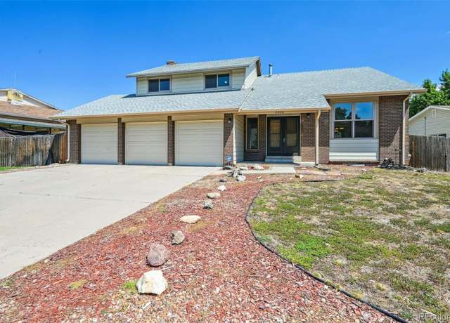 Property at 3320 S Olathe Way, Aurora, CO 80013, 4 beds, 3 baths
