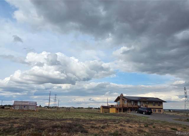 Property at 1045 E Jaroso Dr, Pueblo, CO 81007, 3 beds, 2 baths