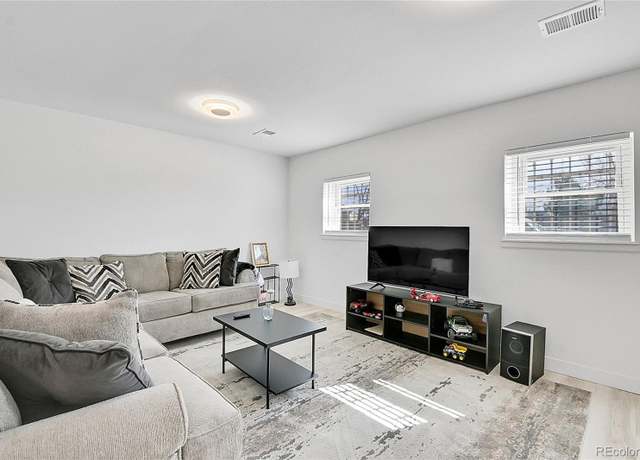 Property at 5183 Durham Ct, Denver, CO 80239, 5 beds, 2 baths