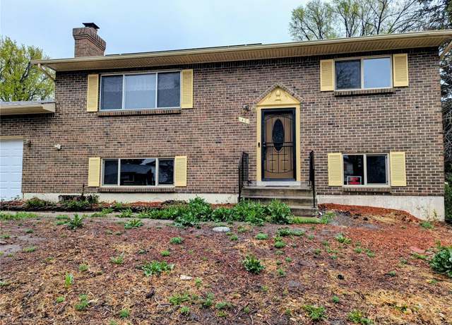 Property at 1401 Martin Dr, Colorado Springs, CO 80915, 4 beds, 2 baths