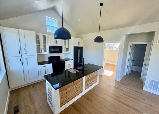 Property at 33884 Bergen View Trl, Evergreen, CO 80439, 2 beds, 1 bath