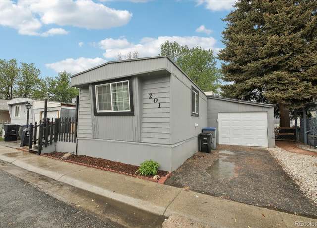 Property at 1400 S Collyer St, Longmont, CO 80501, 4 beds, 2 baths