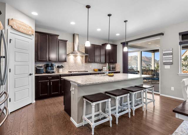 Property at 537 Sage Grouse Cir, Castle Rock, CO 80109, 5 beds, 4 baths