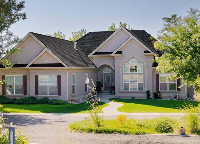 Property at 19 Saddle Ridge Dr, Fort Morgan, CO 80701, 3 beds, 3 baths