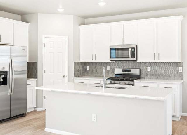 Property at 781 N Tempe St, Aurora, CO 80018, 3 beds, 3 baths