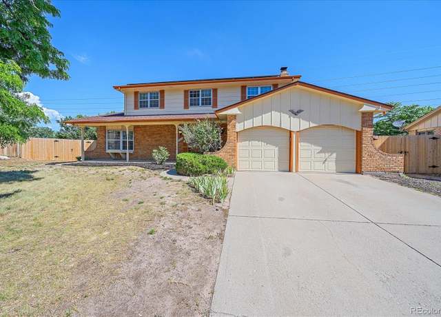 Property at 1923 S Newark Way, Aurora, CO 80014, 5 beds, 4 baths