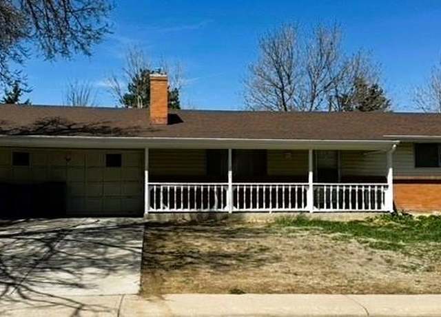Property at 361 S Tucson Way, Aurora, CO 80012, 4 beds, 2 baths