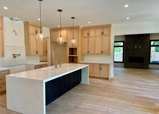 Property at 2442 S Saint Paul St, Denver, CO 80210, 6 beds, 8 baths