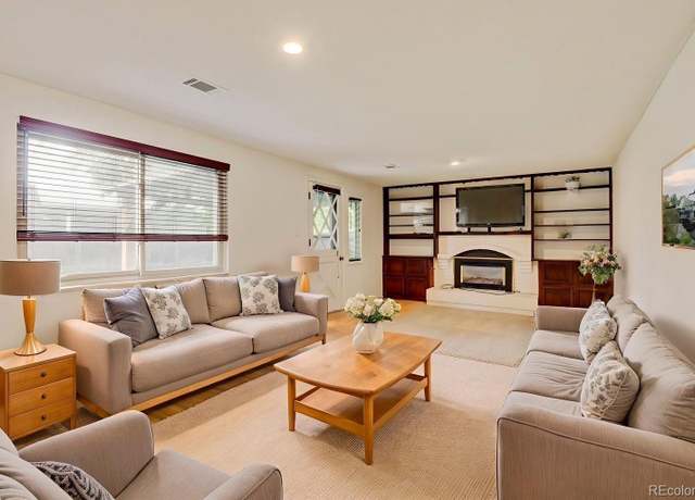 Property at 800 Mesa Ct, Broomfield, CO 80020, 4 beds, 3 baths