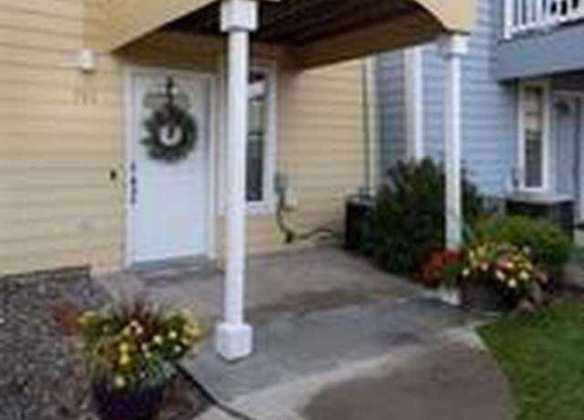 Property at 783 S Locust St, Denver, CO 80224, 2 beds, 3 baths