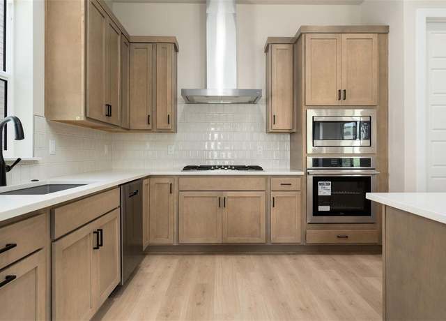 Property at 1780 Barefoot Dr, Windsor, CO 80550, 3 beds, 3 baths