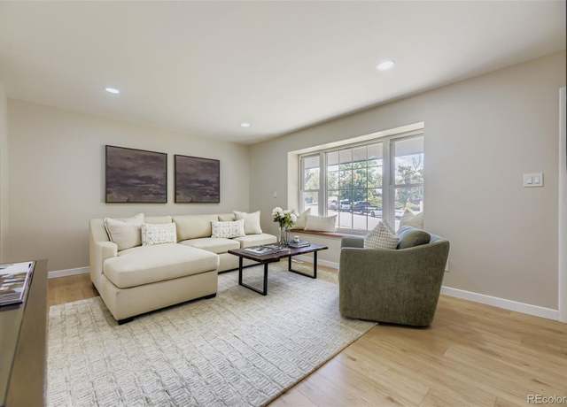 Property at 414 S Worchester Way, Aurora, CO 80012, 5 beds, 2 baths