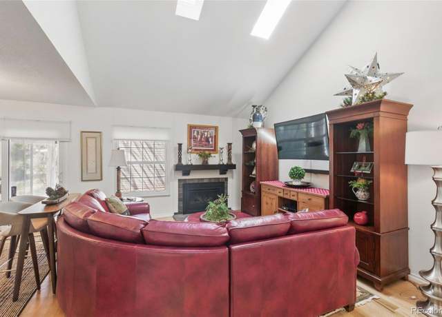 Property at 2752 S Heather Gardens Way, Aurora, CO 80014, 3 beds, 3 baths