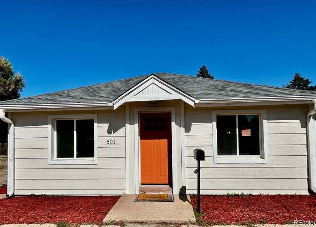 Property at 601 W Layton Ave, Englewood, CO 80110, 4 beds, 2 baths