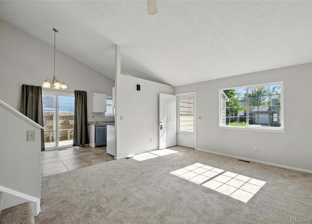 Property at 17593 E Temple Dr, Aurora, CO 80015, 3 beds, 2 baths