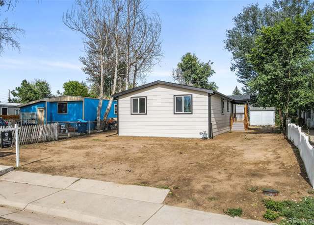 Property at 214 Poplar St, Lochbuie, CO 80603, 3 beds, 2 baths