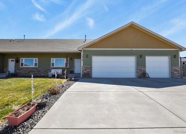 Property at 1010 Viewridge Rd, Bennett, CO 80102, 4 beds, 3 baths